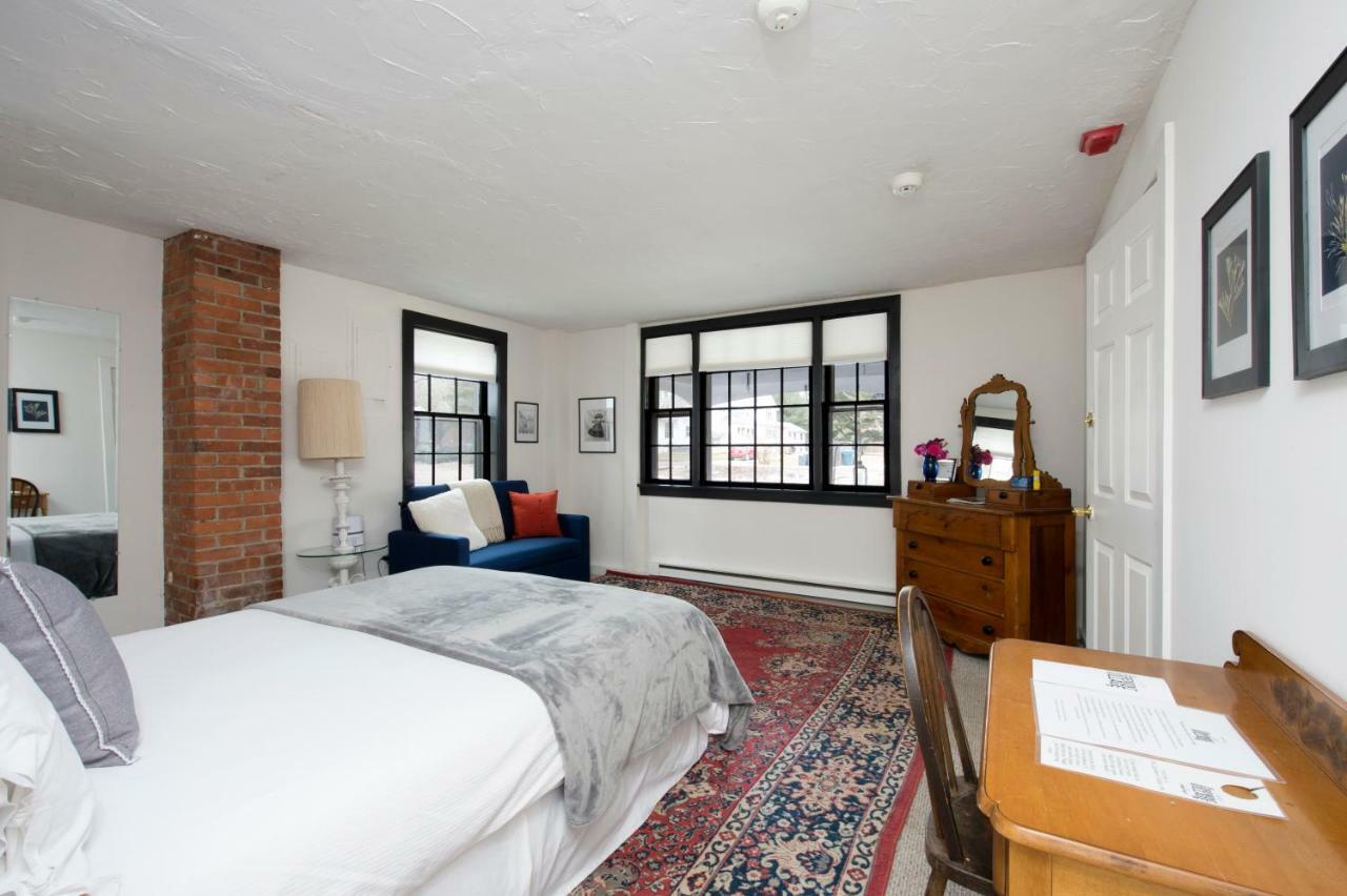 The Egremont Village Inn South Egremont Экстерьер фото