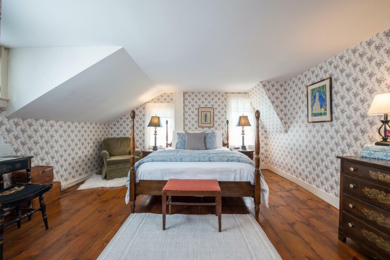 The Egremont Village Inn South Egremont Экстерьер фото