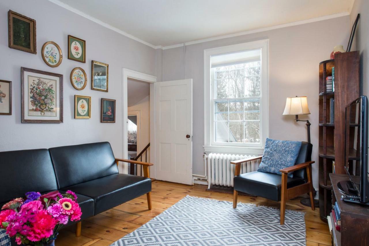 The Egremont Village Inn South Egremont Экстерьер фото