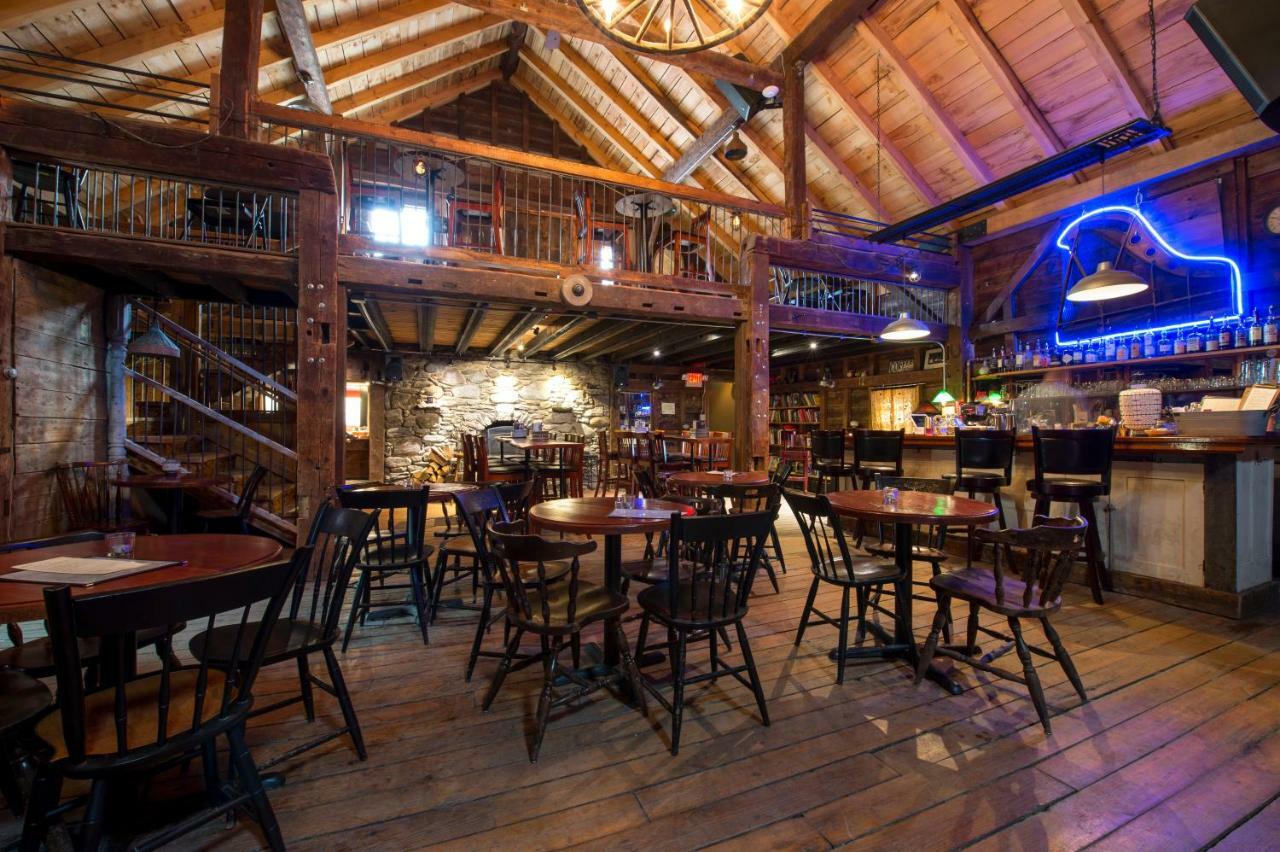 The Egremont Village Inn South Egremont Экстерьер фото