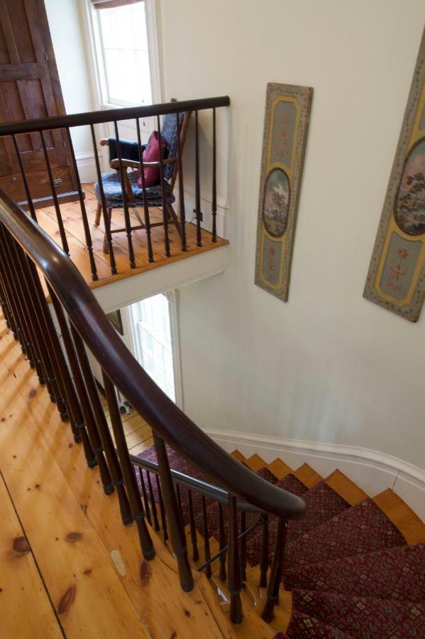 The Egremont Village Inn South Egremont Экстерьер фото