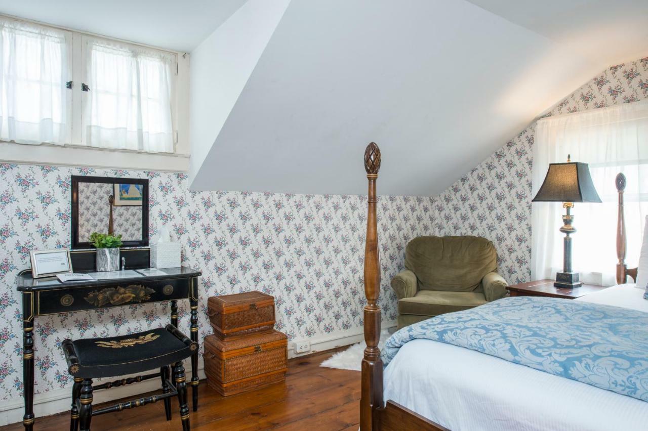 The Egremont Village Inn South Egremont Экстерьер фото