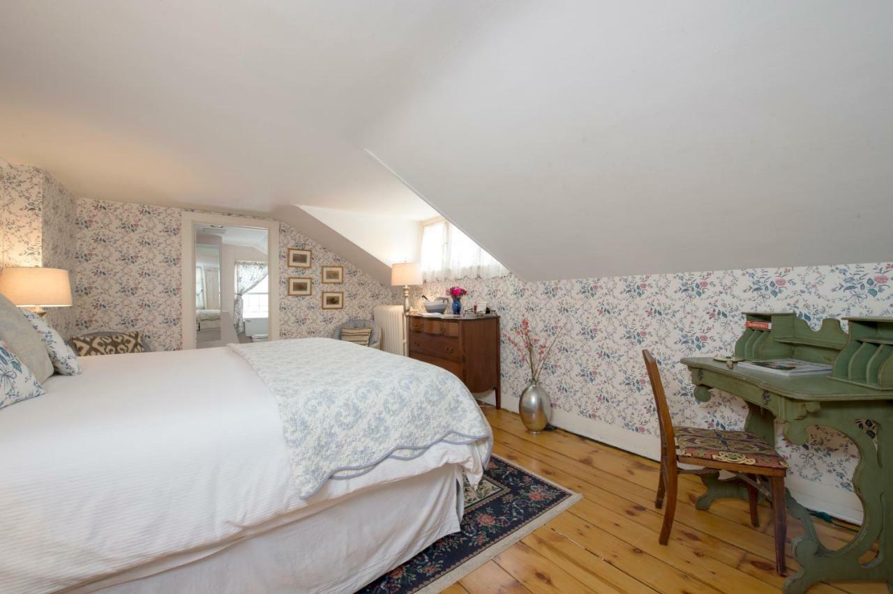 The Egremont Village Inn South Egremont Экстерьер фото