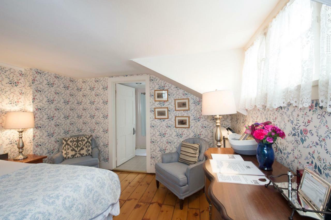 The Egremont Village Inn South Egremont Экстерьер фото