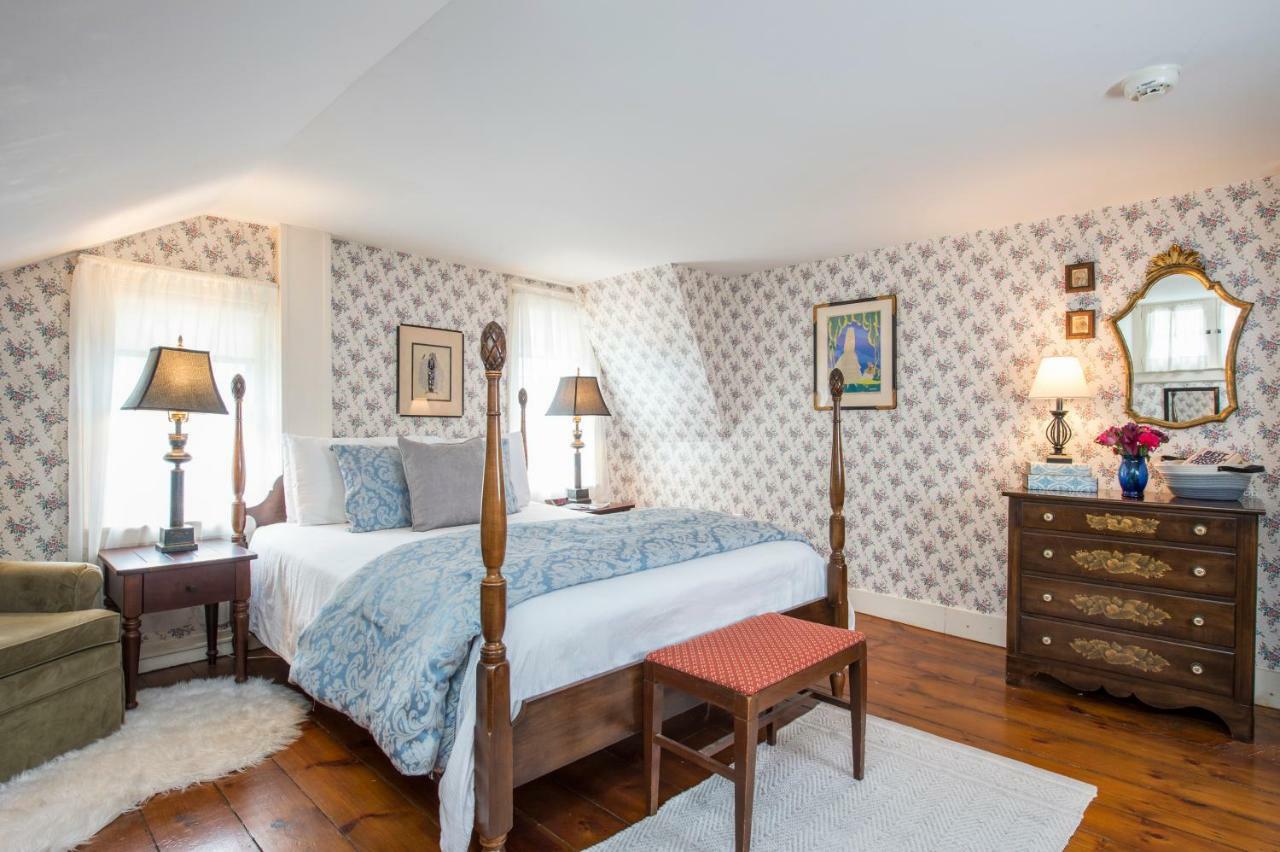 The Egremont Village Inn South Egremont Экстерьер фото